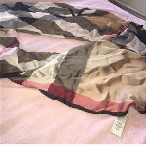 💯 Burberry Scaf Authentic