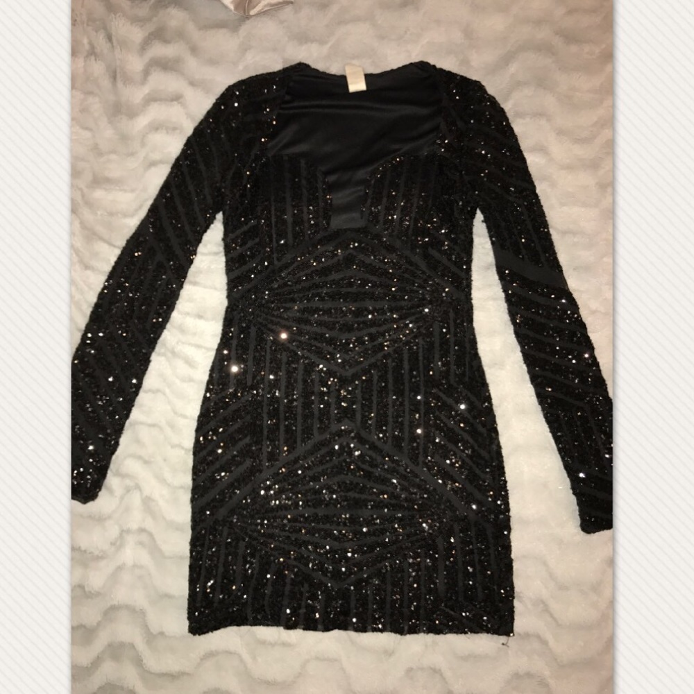 Black long sleeve sequined mini party dress
