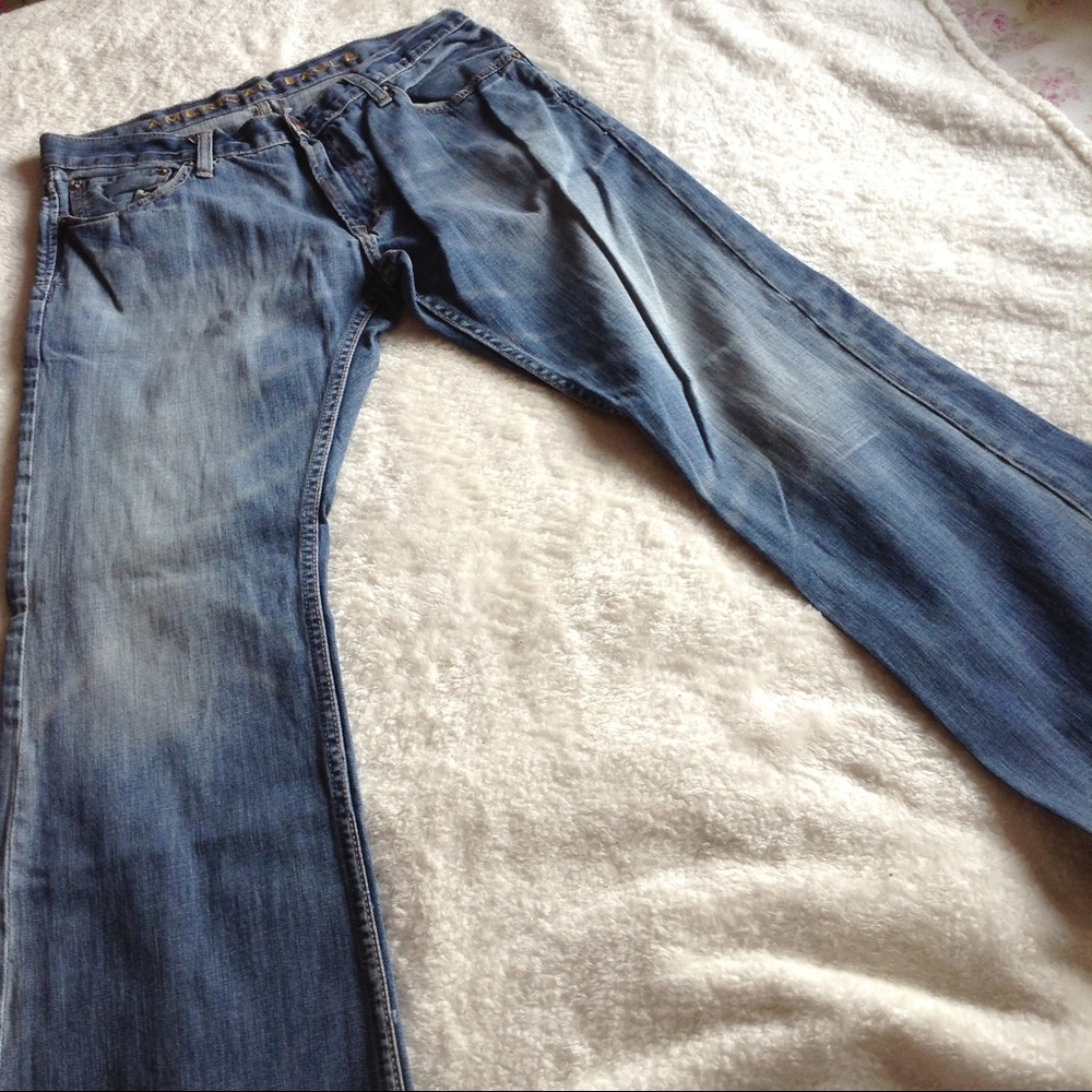 AMERICAN EAGLE DESTROYED JEANS 32/30