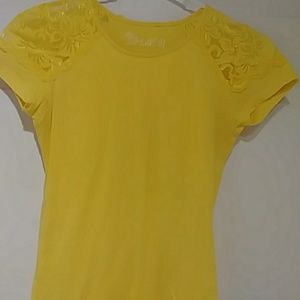 Yellow tee shirt