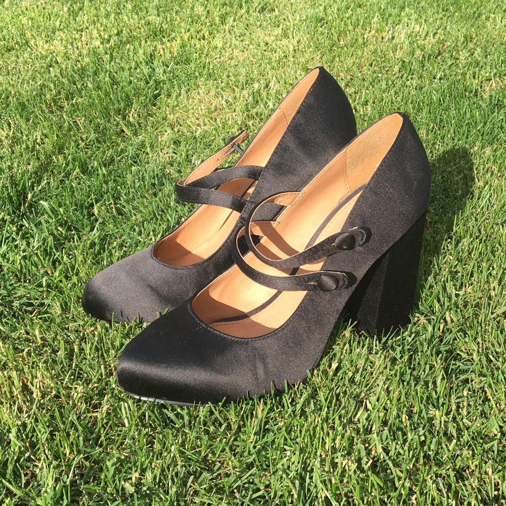 ✨price drop Satin Double Strap UO Heels