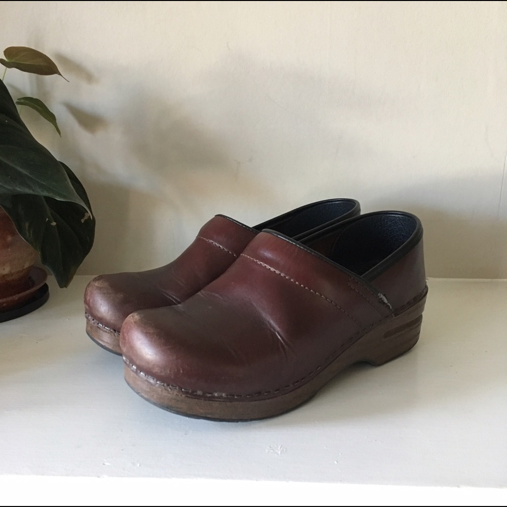 Women's Dansko professional leather clogs 6 6.5