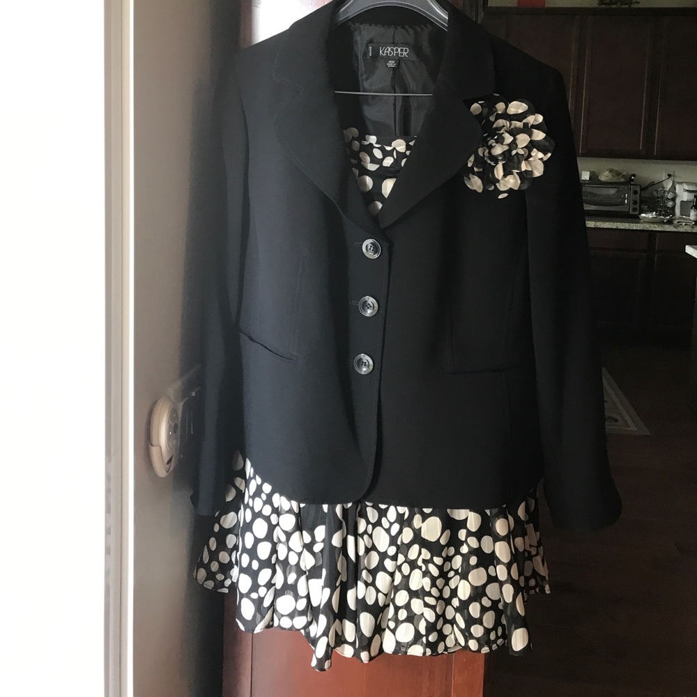 2 Pc. Kasper Suit and Anne Klein shoes Size 10