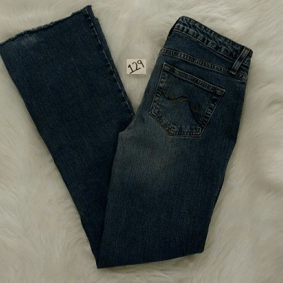 Arizona Distressed Jeans - Picture 5 of 10