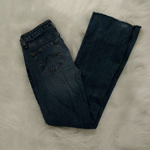 Arizona Distressed Jeans - Picture 6 of 10