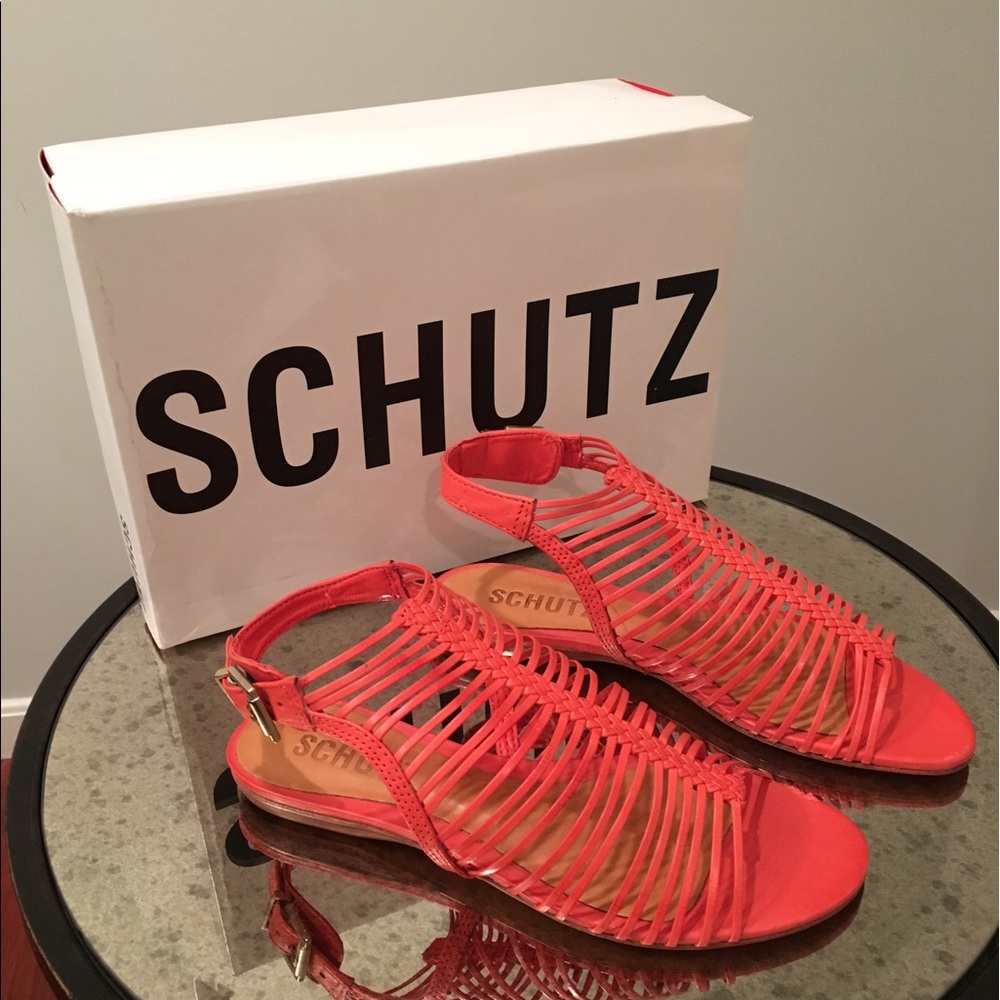 SCHÜTZ flat sandals. Brand New. US size 6.