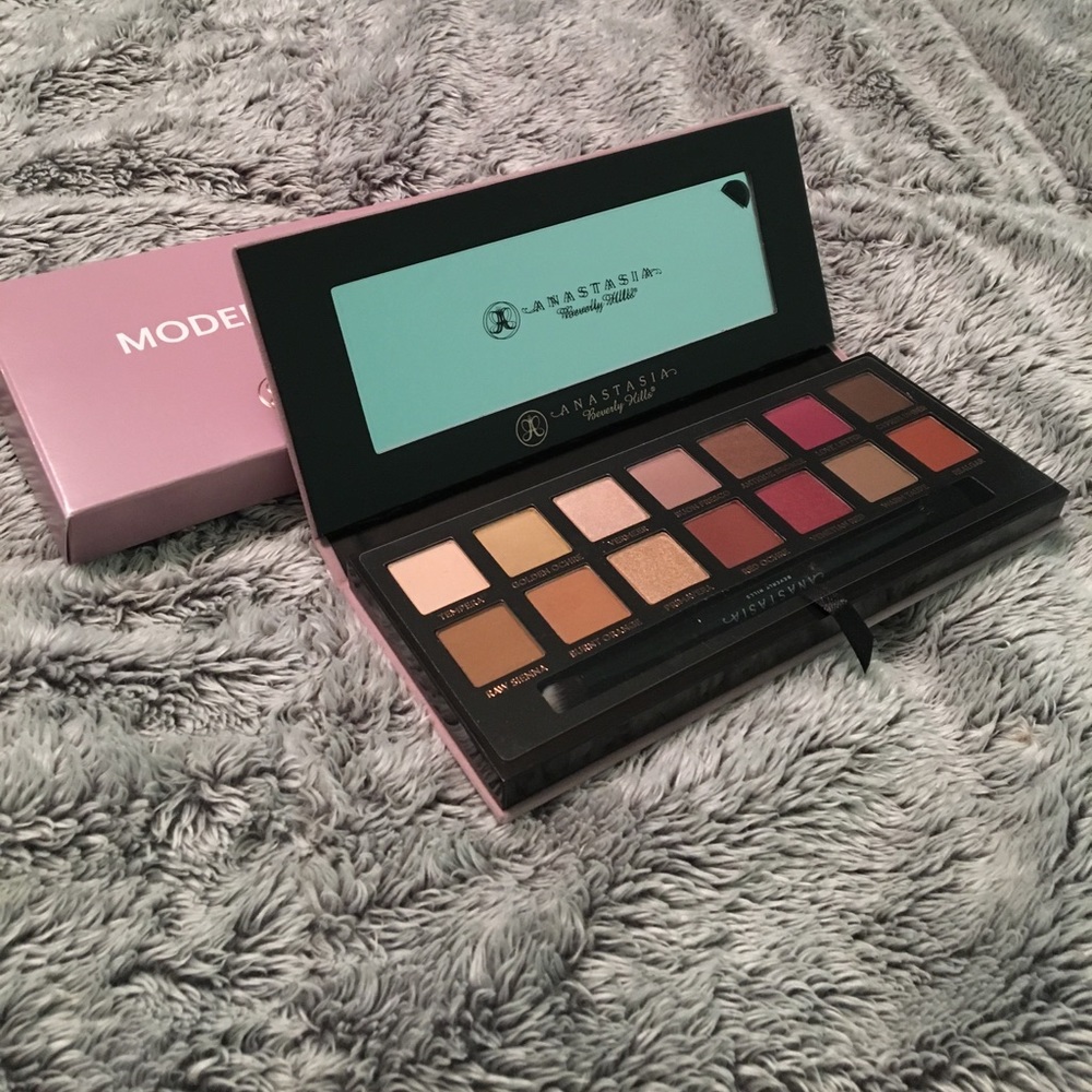 BRAND NEW! ABH Modern Renaissance Palette