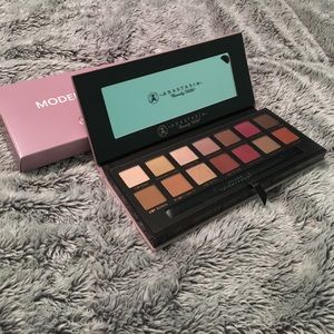 BRAND NEW! ABH Modern Renaissance Palette