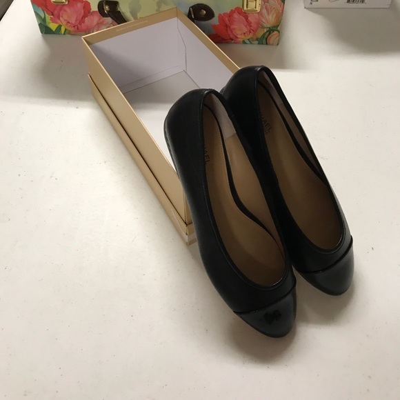 Shoes - Picture 4 of 5