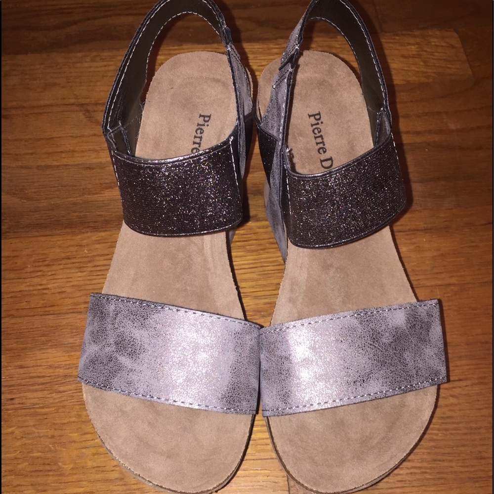 Pierre Dumas Hester Wedge