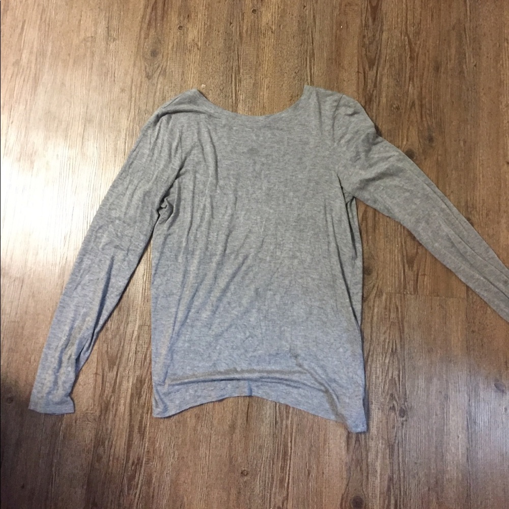 Low back long sleeve tee