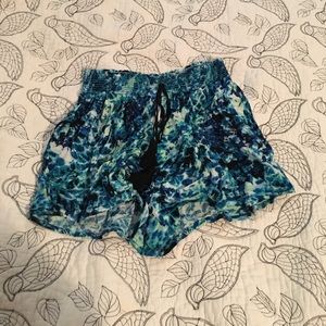 Tye die shorts size small