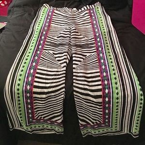 Women's relaxed pants...Beachy vibe