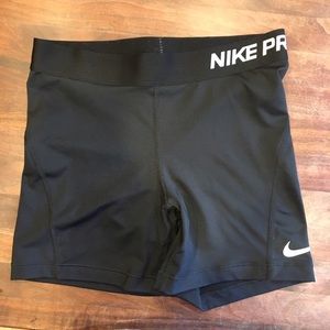 nike pro woman's 5" training shorts