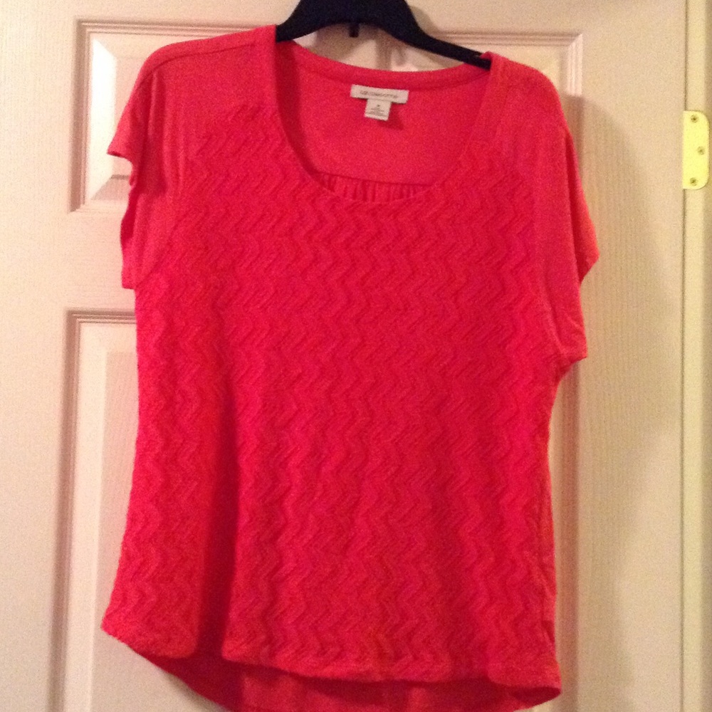 Short sleeve scoop neck pink blouse