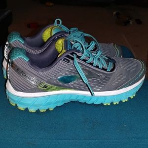 Brooks Ghost 9 womens size 10