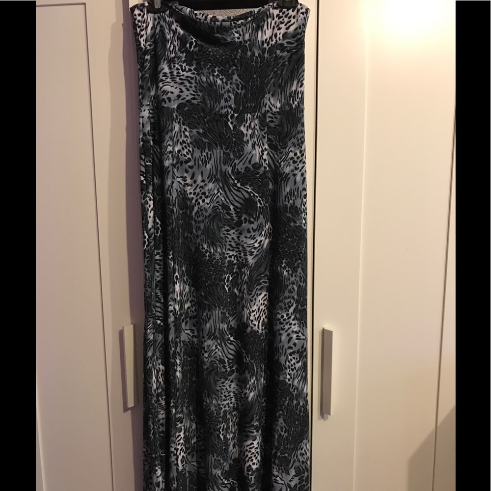 Long beautiful printed skirt!!!!