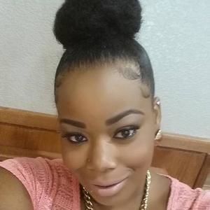 Meet your Posher, Leandra