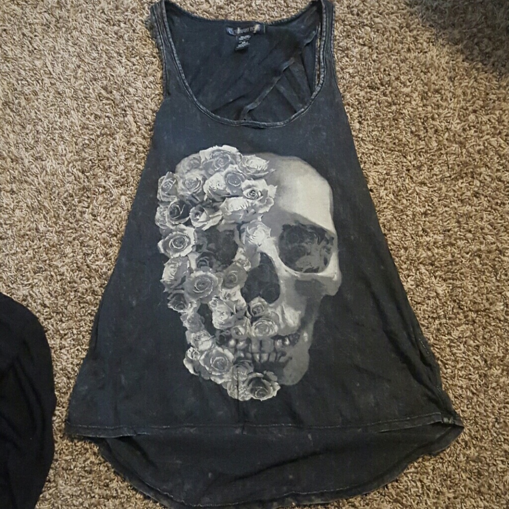 HOTTOPIC skull tank