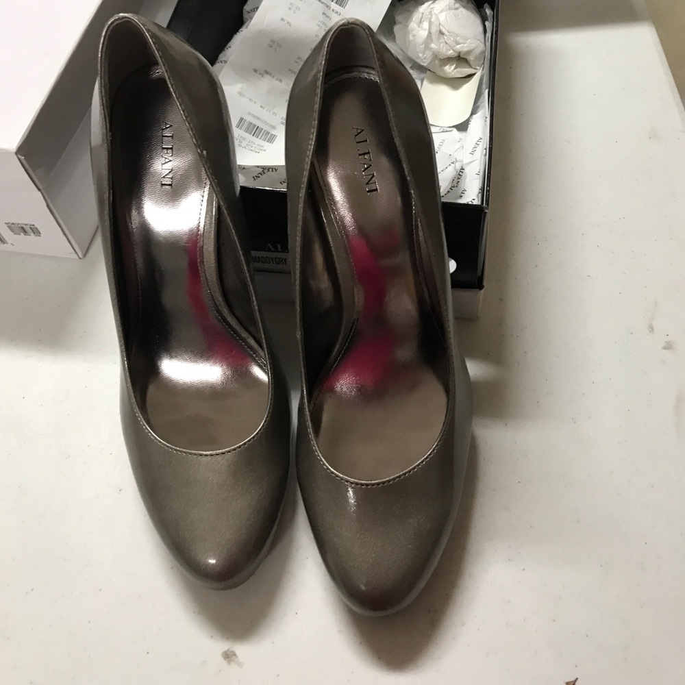 Gray Heels. Size 10 Medium  3 1/2 inch heel