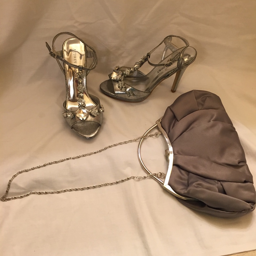 Women's heels with matching clutch bag