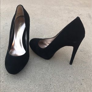 NWOT Modern Vice Black velvet pumps