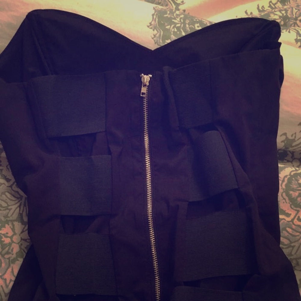 Women's strap back tube top