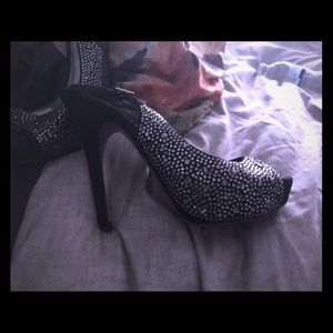 Steve Madden sling back pumps