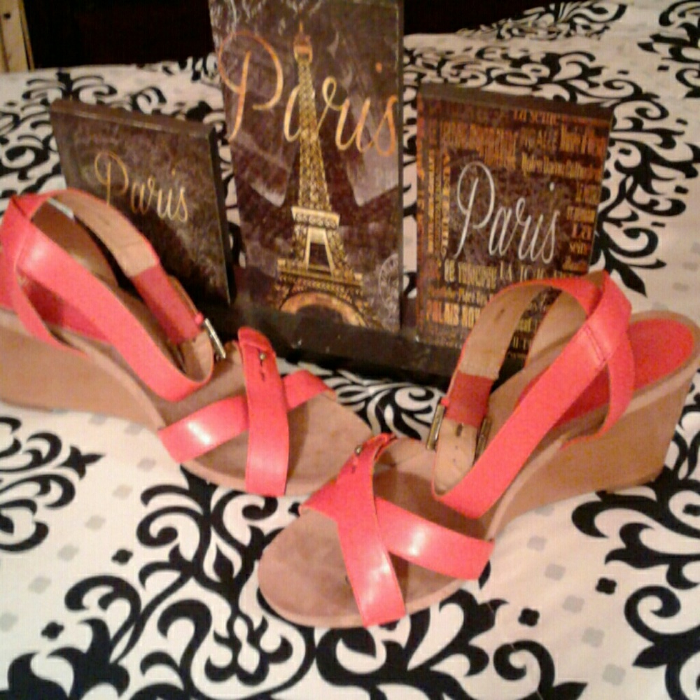 9 West  Coral wedges size  11M