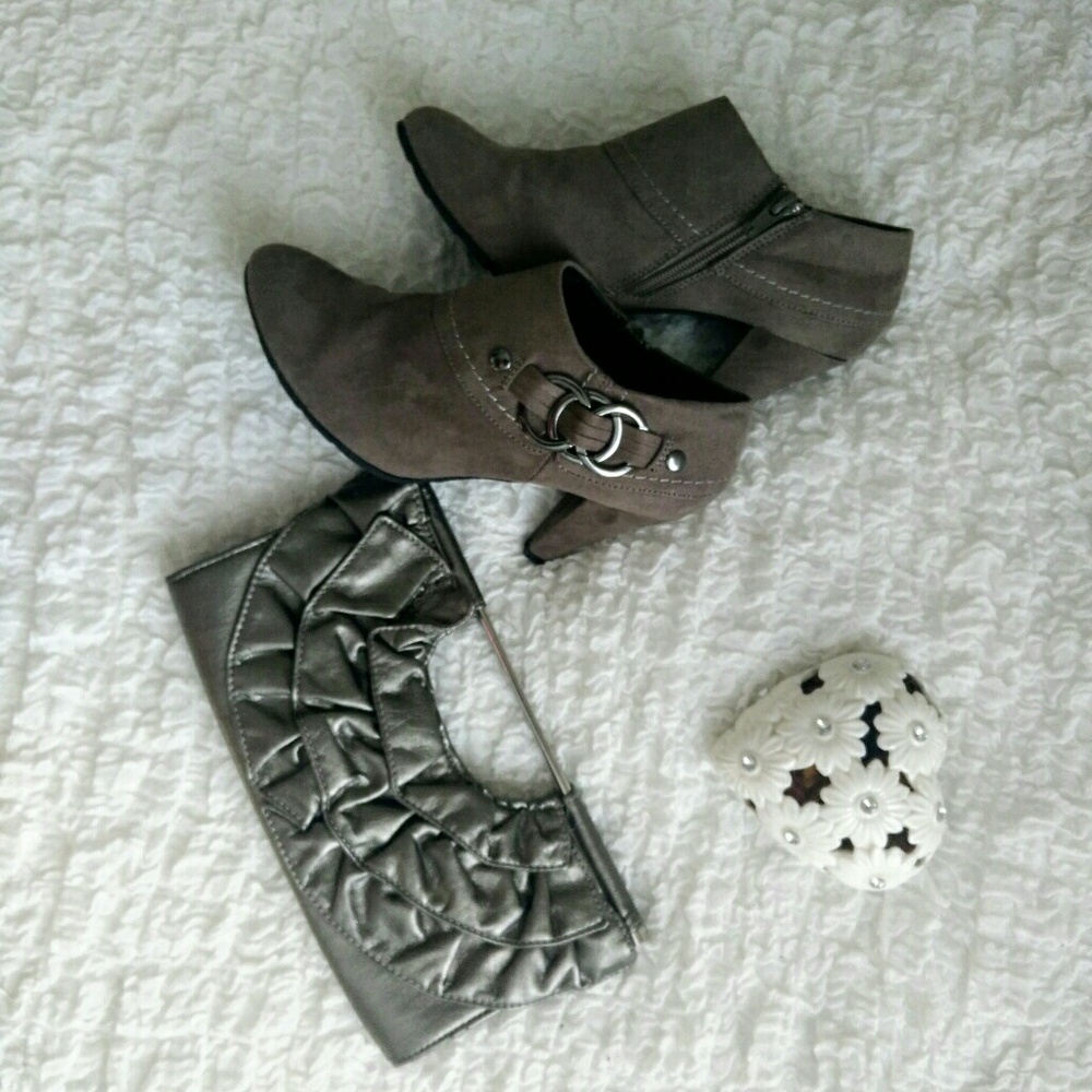 Dark Grey Ankle Boots. EUC.