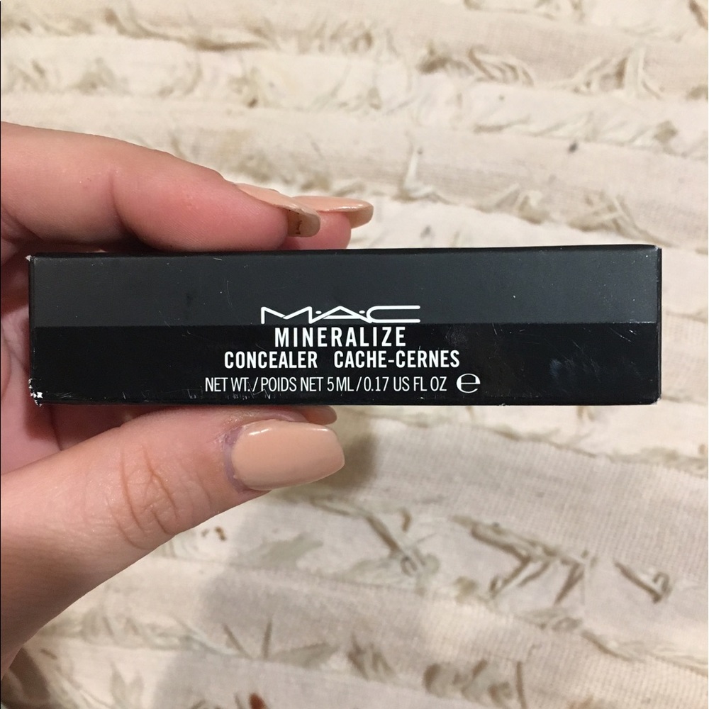 MAC Mineralized Concealer NW40