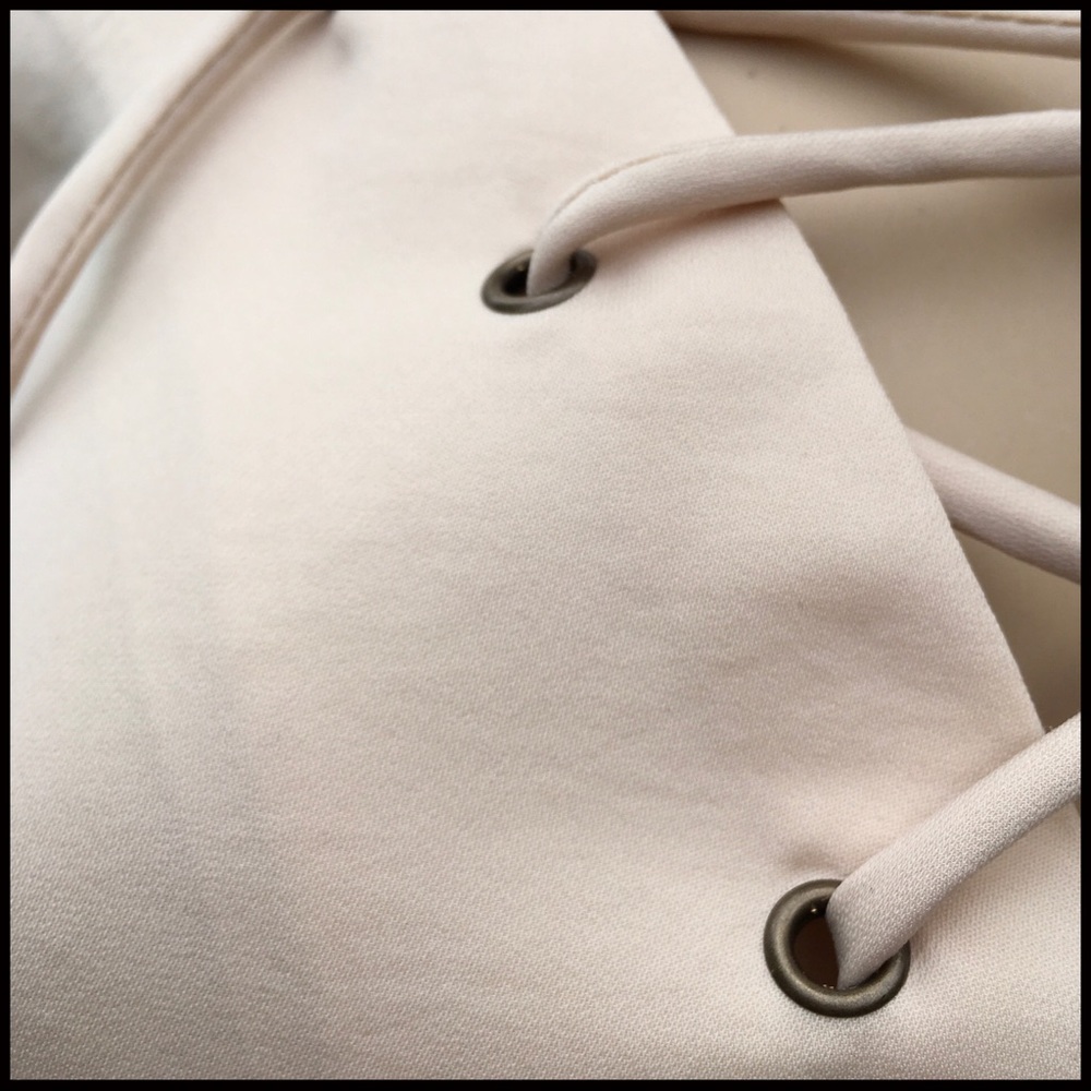 Lace-up Tank - Picture 7 of 8