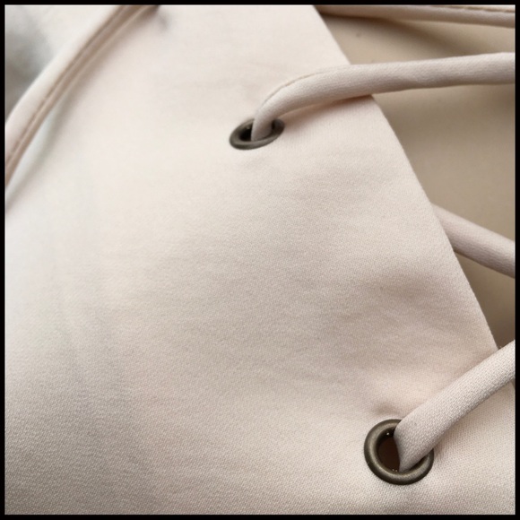 Lace-up Tank - Picture 7 of 8