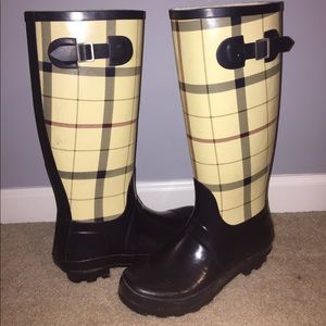 Talbots navy and red rain boots!