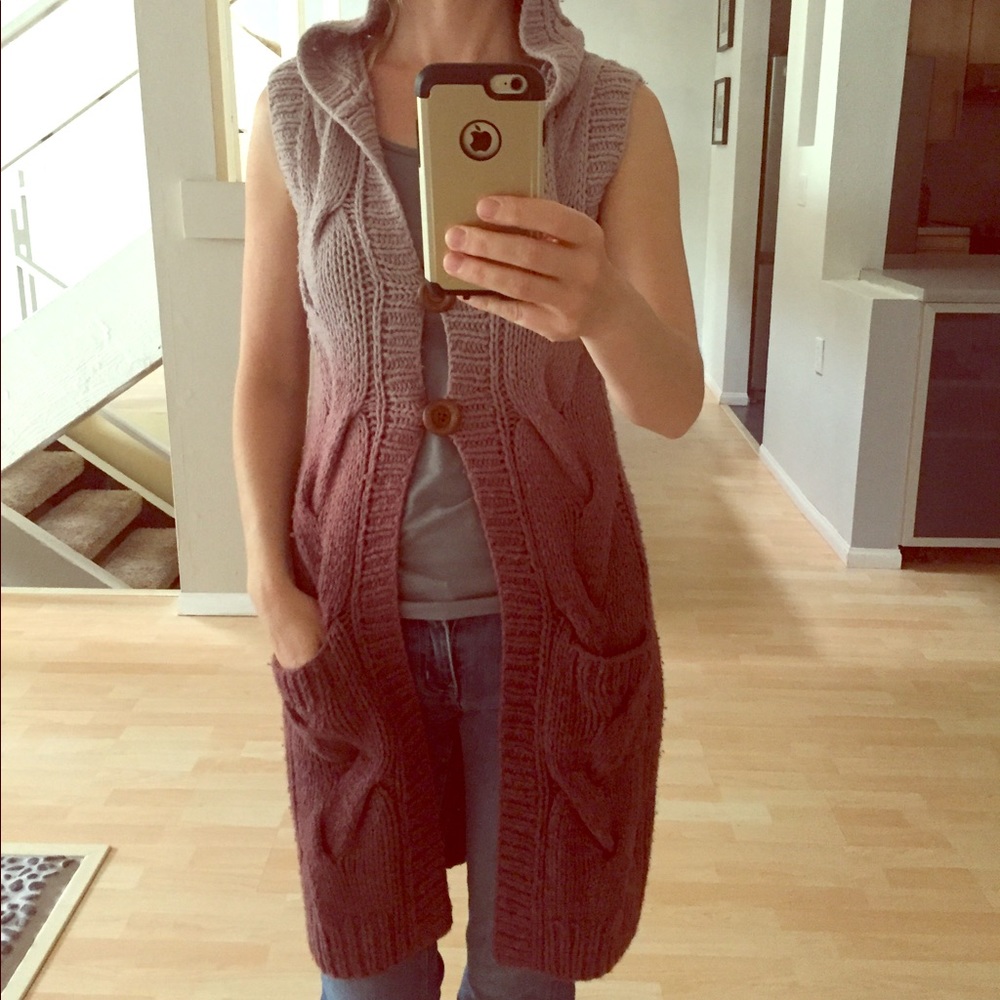 💕Free People🛍 long sleeveless hooded sweater