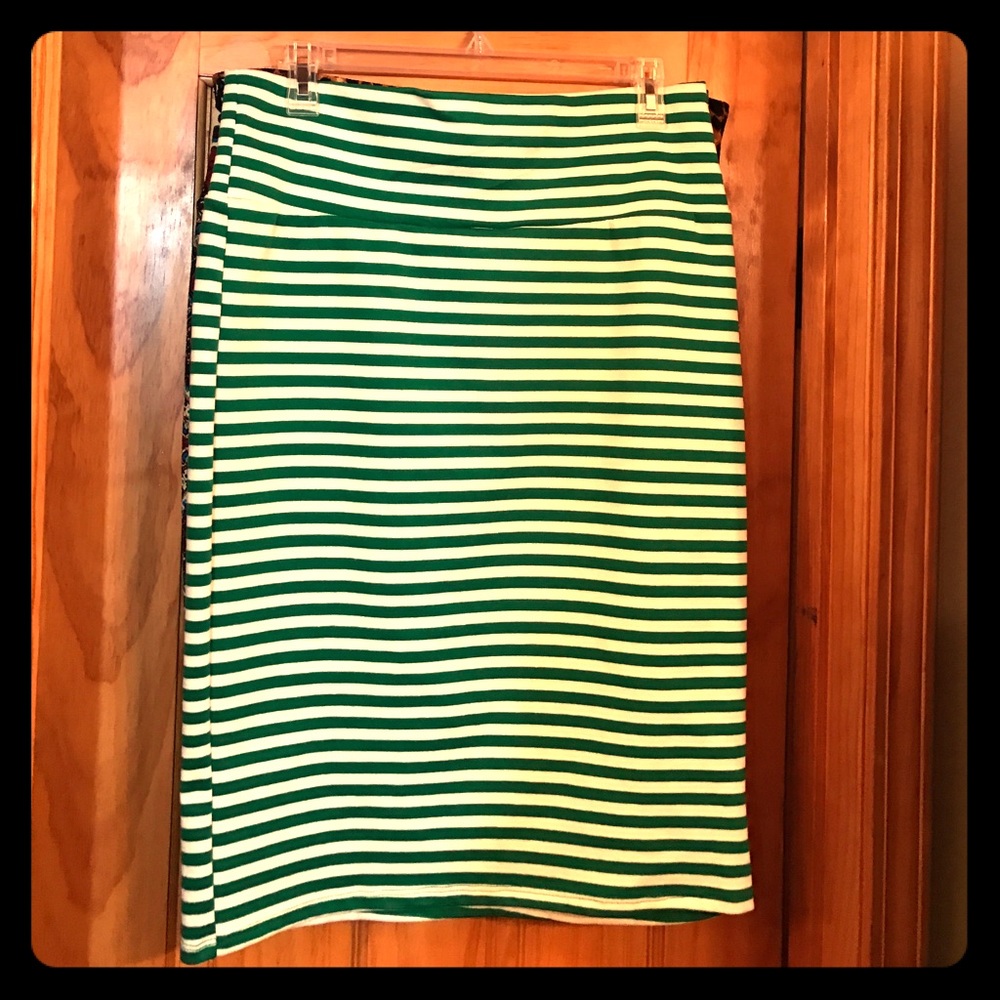 LuLaRoe Cassie - large, Kelly green & white stripe