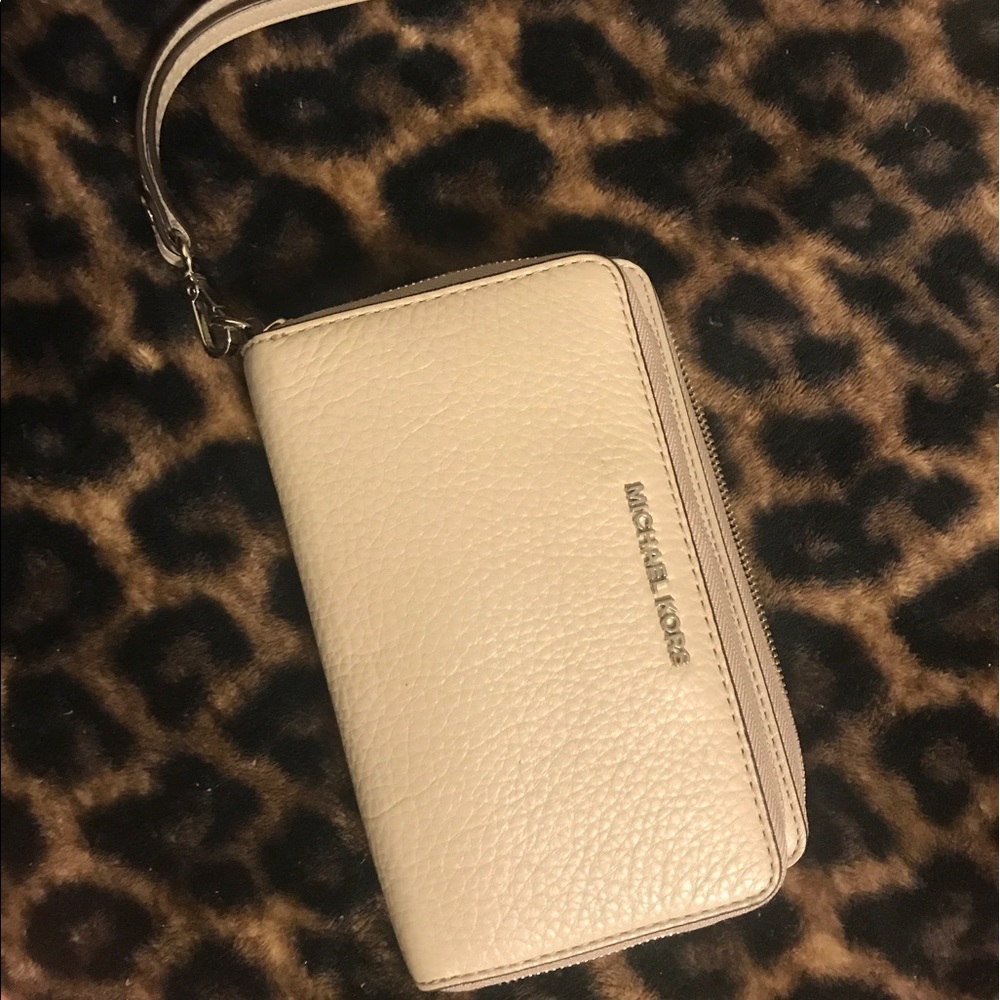 Michael Kors Wallet/ wristlet
