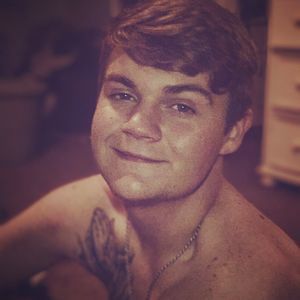 Meet your Posher, Dustin