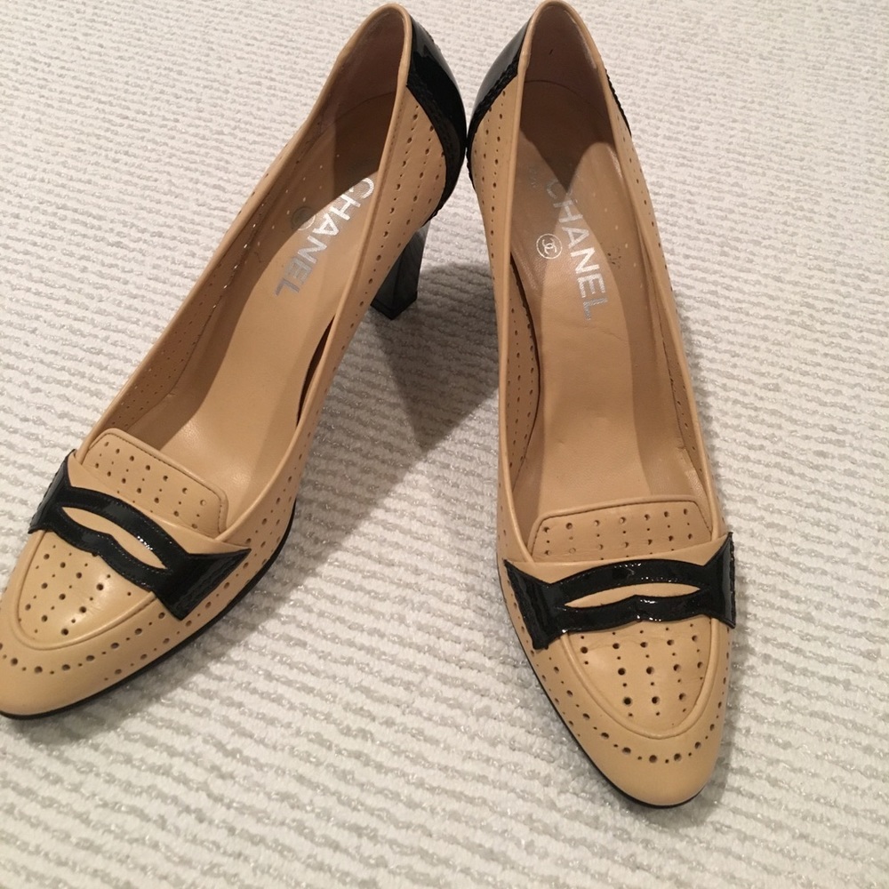 Chanel leather Pumps