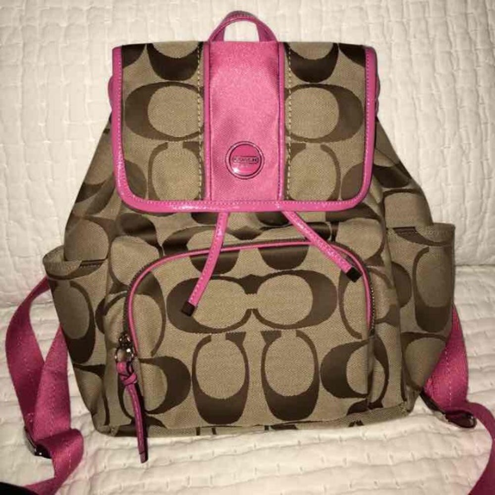 AUTHENTIC Coach Backpack in mulberry