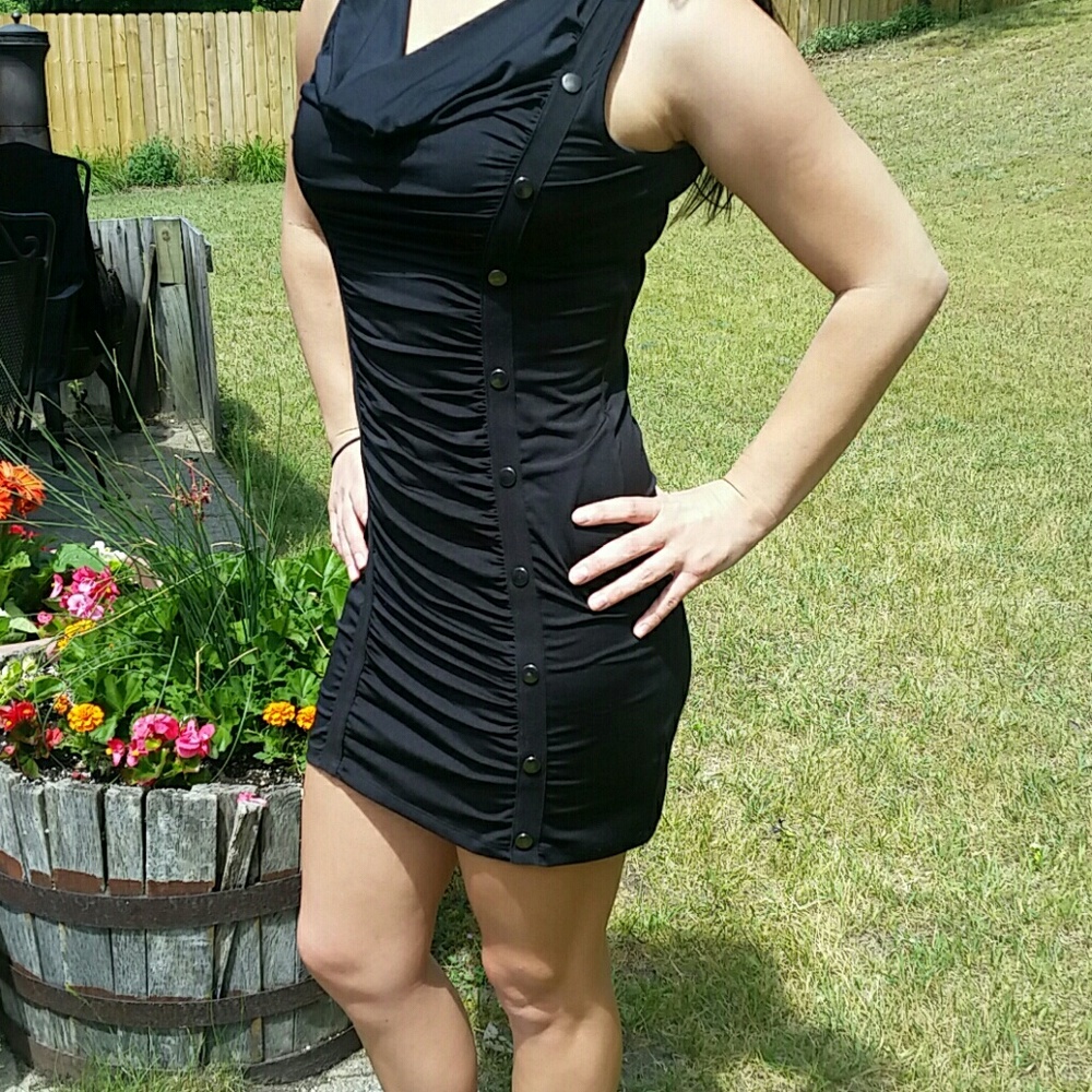 Kensie- Black ruffle front mini dress