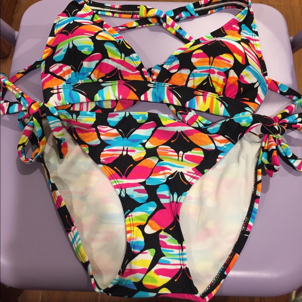 Cute bikini 👙 size medium. Brand new, unworn.