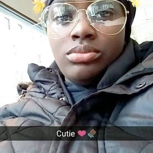 Meet your Posher, Naya