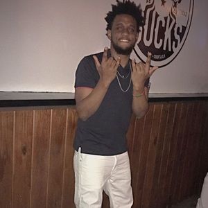 Meet your Posher, Dennis