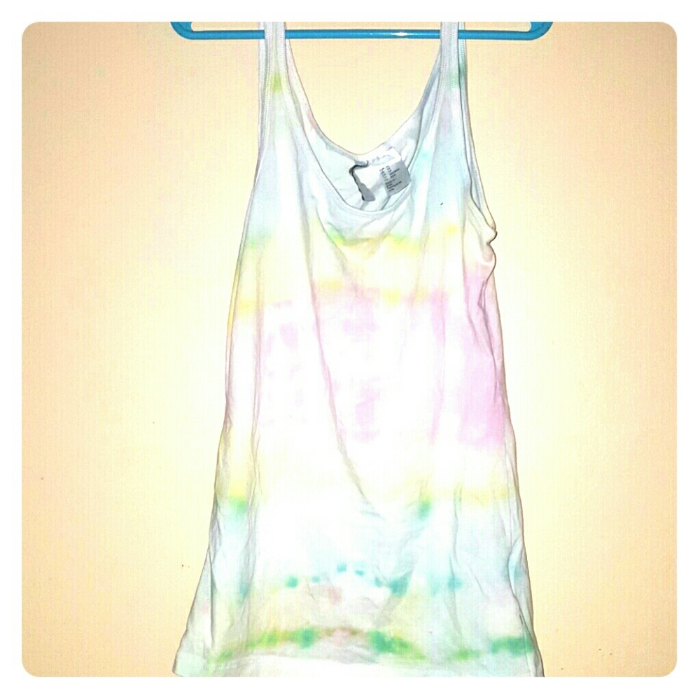 Tye-dye tank