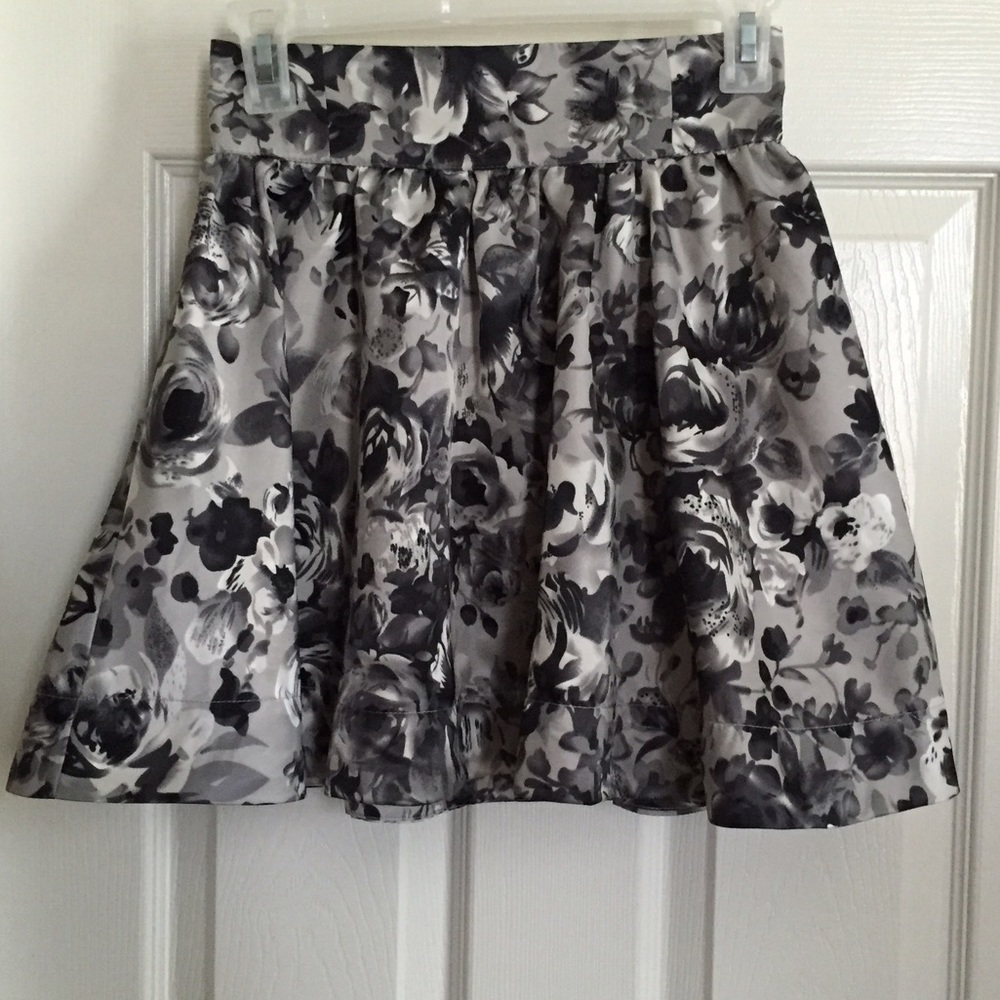 H&M high waisted floral skirt