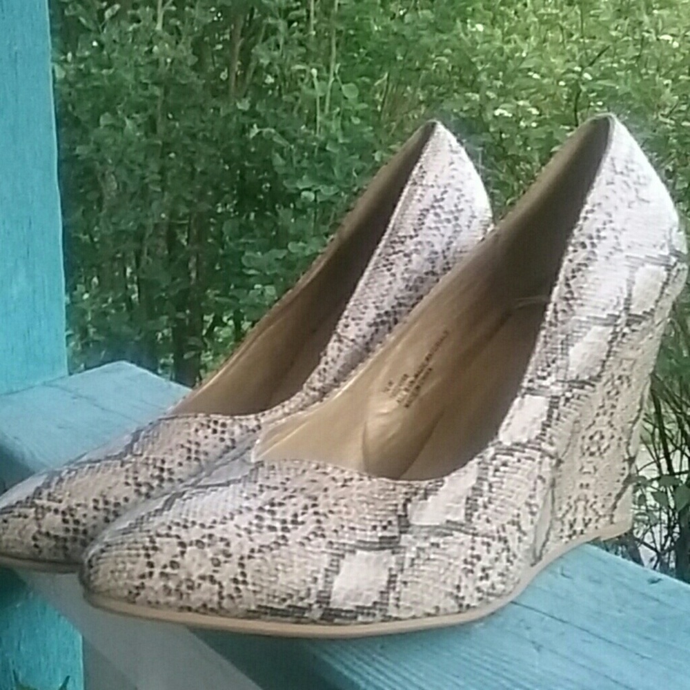 Snazzy Snake Print Wedge Heels