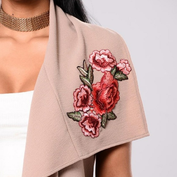 ALMOND ROSE PATCH DRAPE VEST - Picture 6 of 6