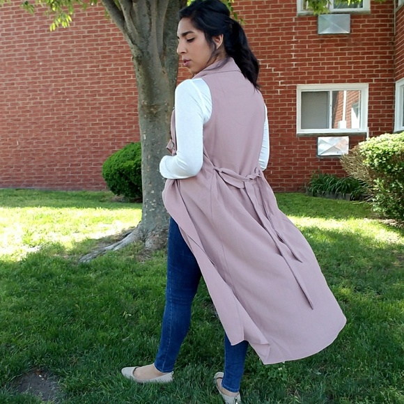 ALMOND ROSE PATCH DRAPE VEST - Picture 5 of 6