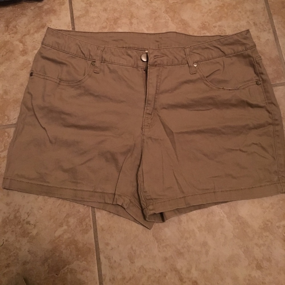 Khaki shorts